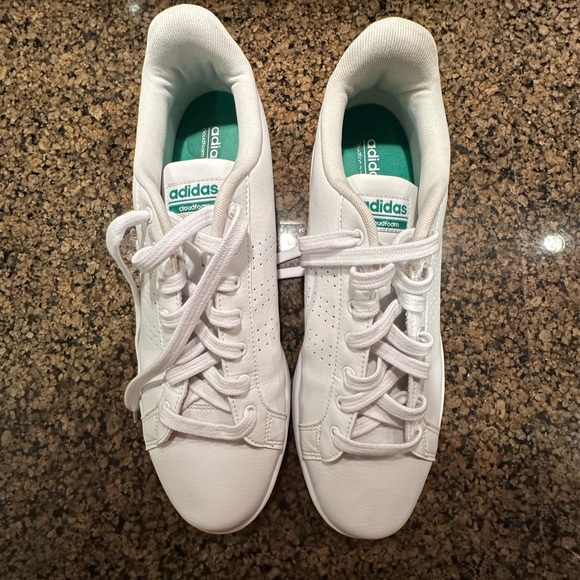 Adidas men’s essentials advantage shoes. - Picture 6 of 9